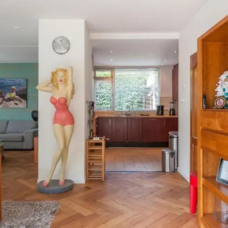 Ground Floor And Twin Bedroom In Luxurious With Beautiful Garden Very Near Tue And Centre Eindhoven