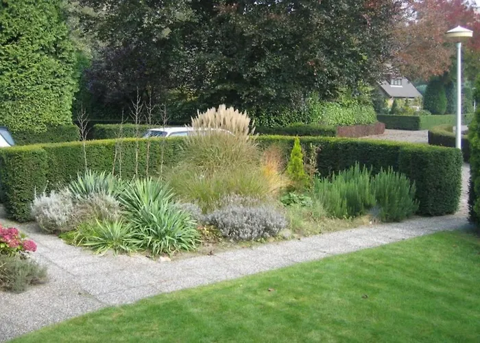 Ground Floor And Twin Bedroom In Luxurious With Beautiful Garden Very Near Tue And Centre Rum i privatbostad