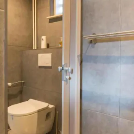 Homestay Ground Floor And Twin Bedroom In Luxurious With Beautiful Garden Very Near Tue And Centre Eindhoven