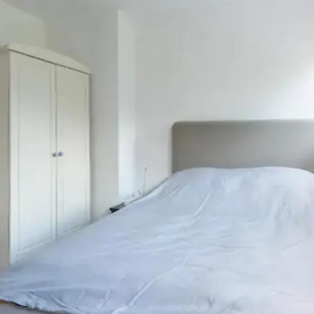 Ground Floor And Twin Bedroom In Luxurious With Beautiful Garden Very Near Tue And Centre 에인트호번