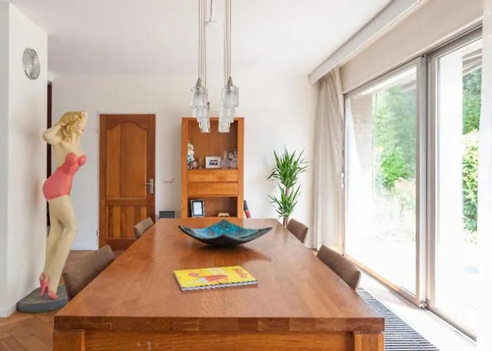 Ground Floor And Twin Bedroom In Luxurious With Beautiful Garden Very Near Tue And Centre *