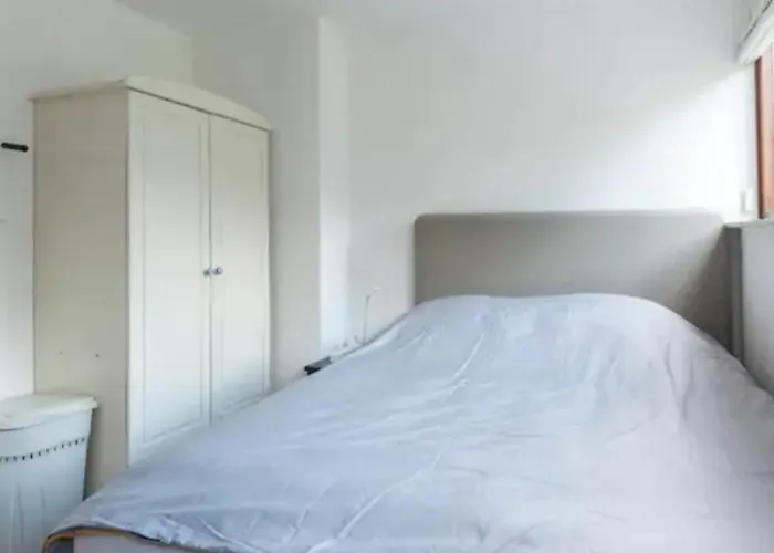 Ground Floor And Twin Bedroom In Luxurious With Beautiful Garden Very Near Tue And Centre Эйндховен