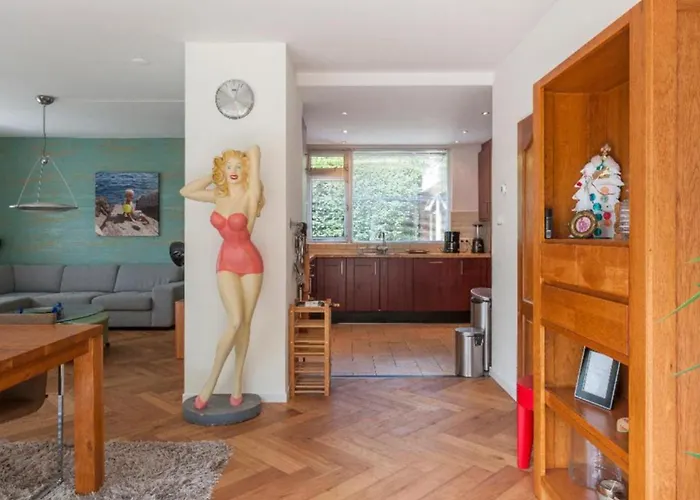 Ground Floor And Twin Bedroom In Luxurious With Beautiful Garden Very Near Tue And Centre Эйндховен